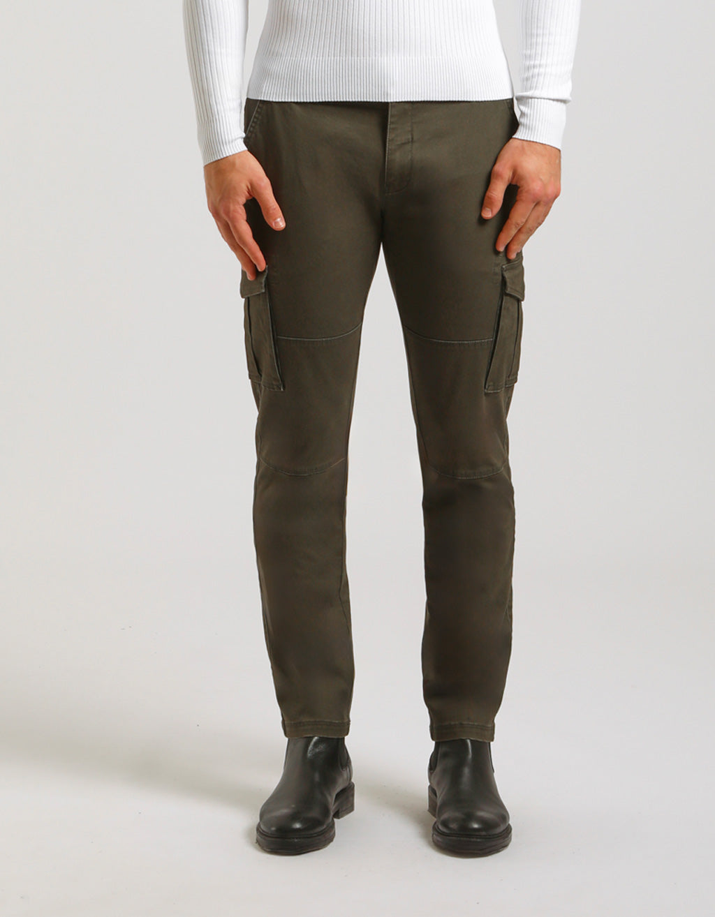 Pantaloni cargo
