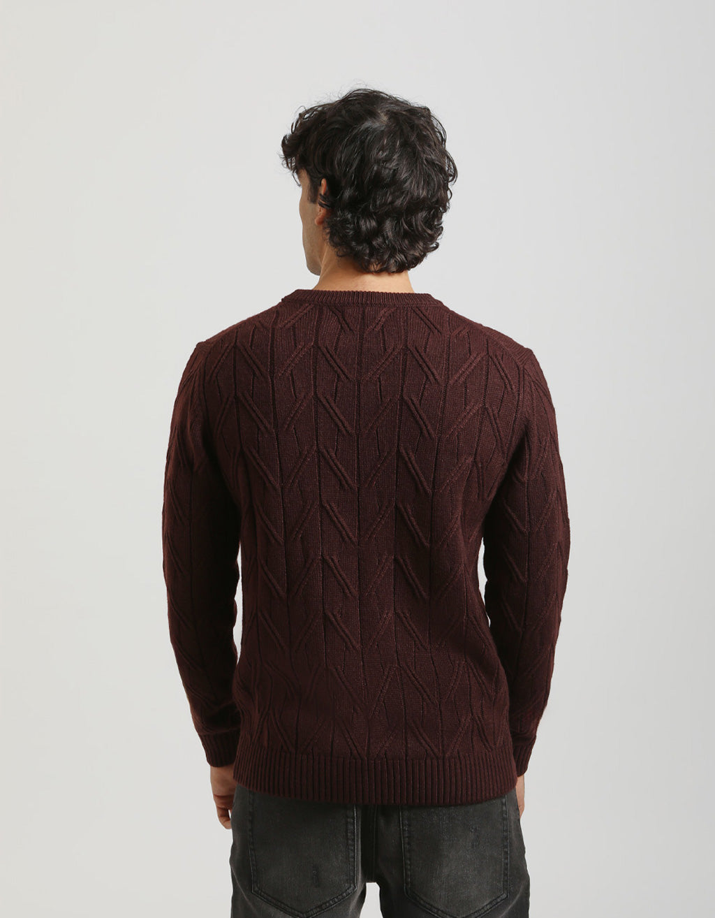 Maglia girocollo con treccia