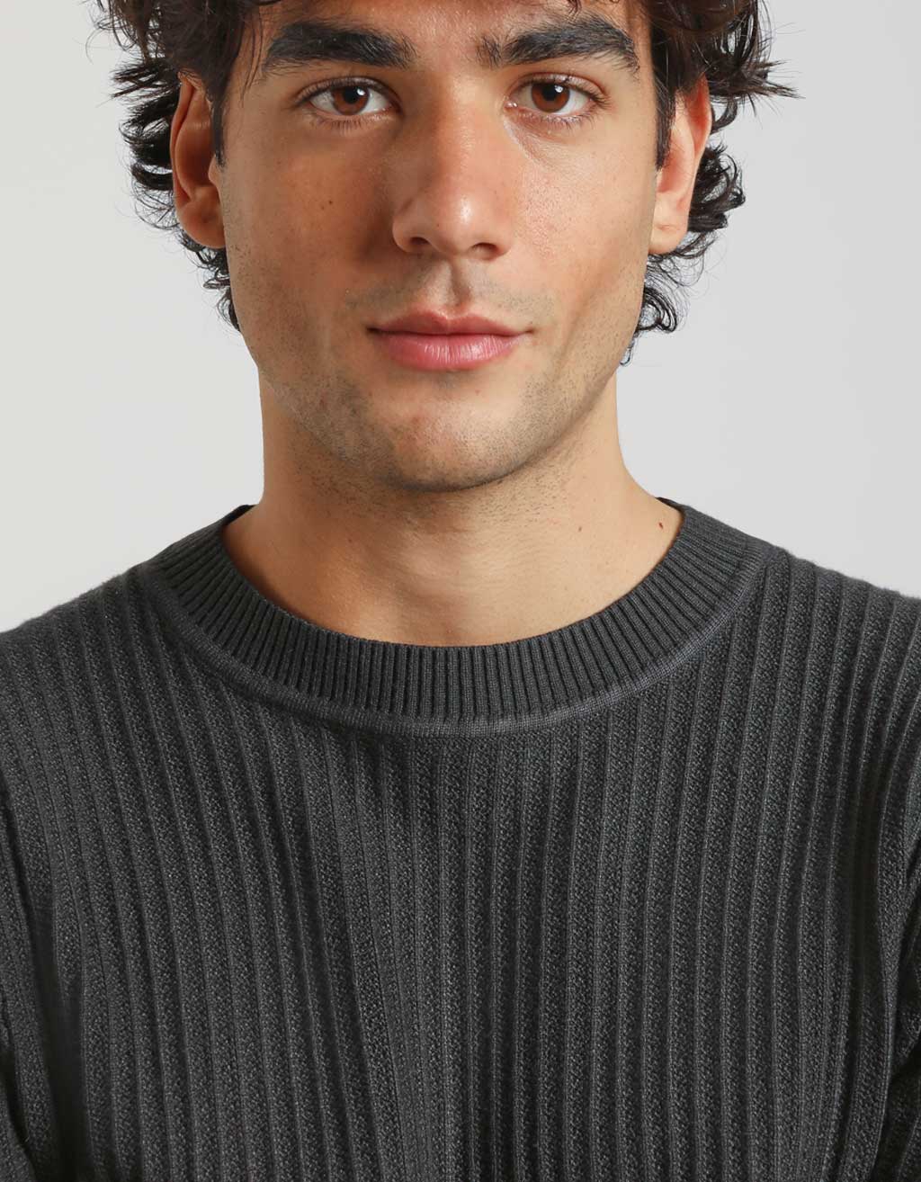Maglia girocollo a coste