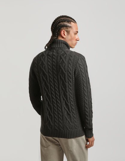 Maglia collo alto con treccia
