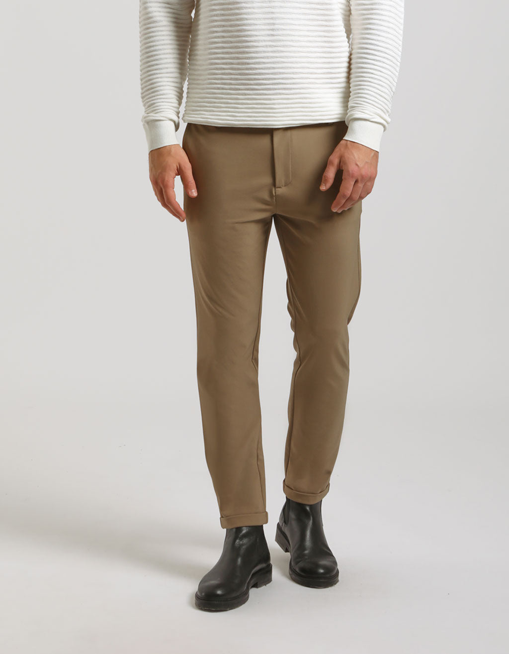 Pantaloni chino in tessuto tecnico