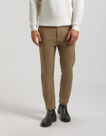Pantaloni chino in tessuto tecnico