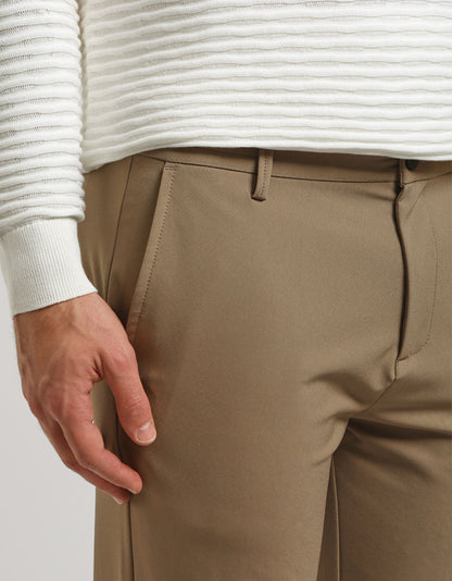 Pantaloni chino in tessuto tecnico