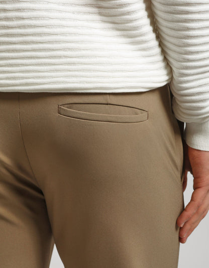Pantaloni chino in tessuto tecnico