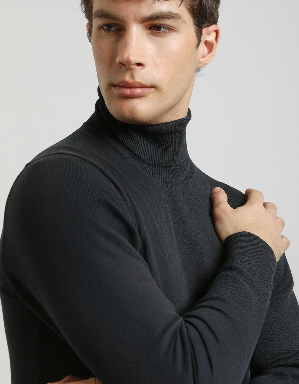 Maglia collo alto in misto viscosa