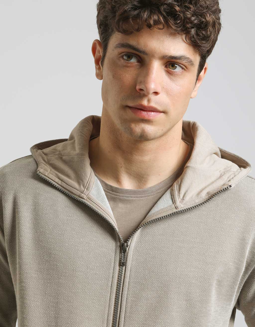 Felpa zip con cappuccio