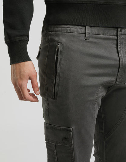 Pantaloni cargo