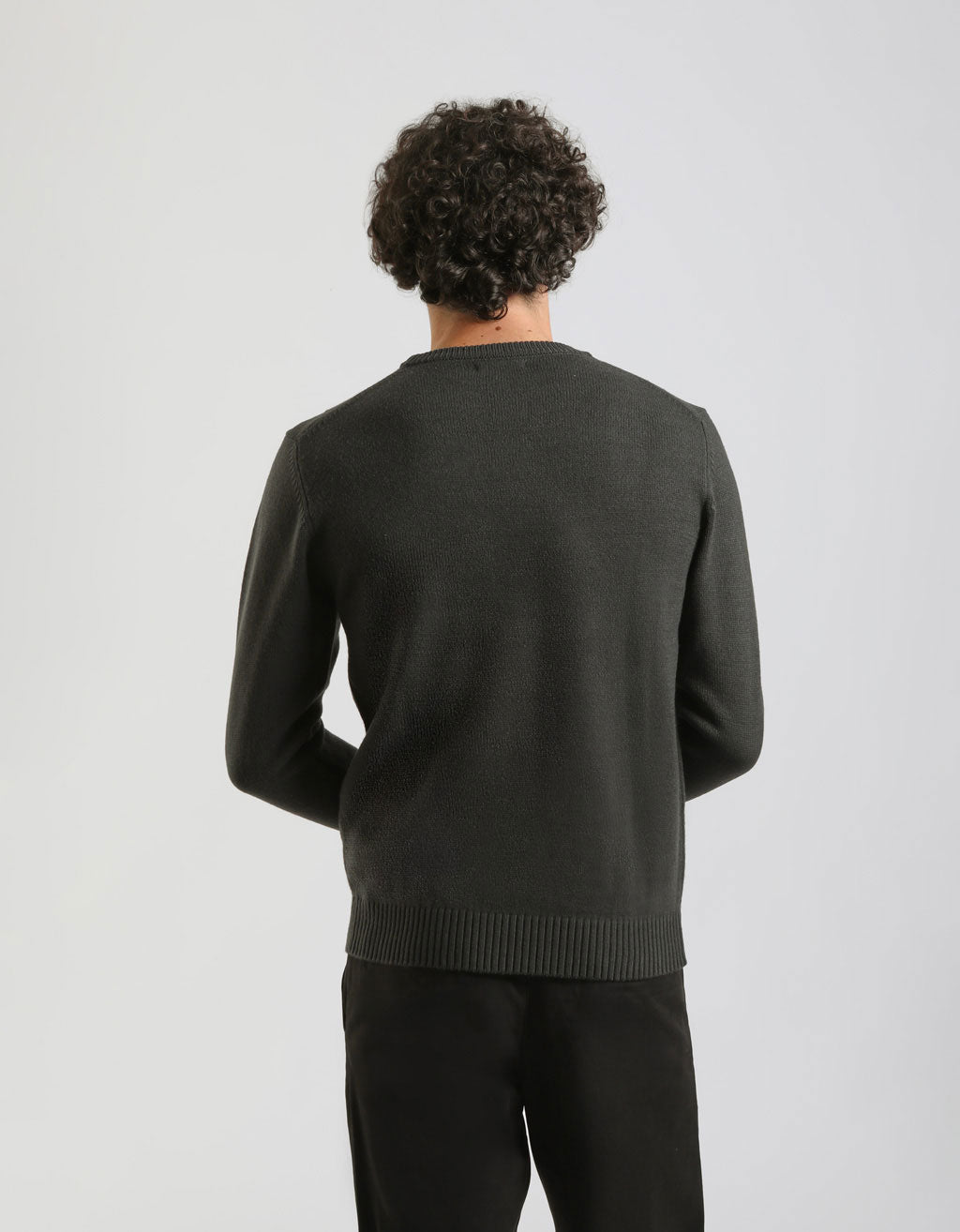 Maglia girocollo intrecciata