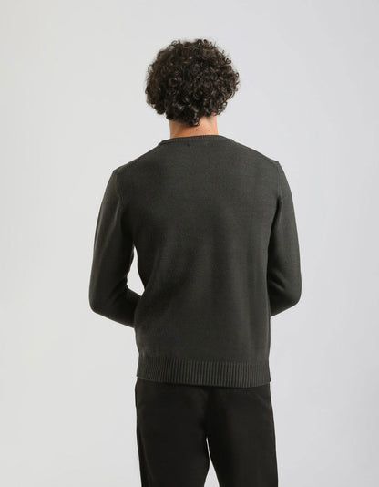 Maglia girocollo intrecciata